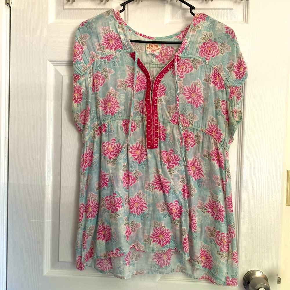 Free People floral print top 🌸